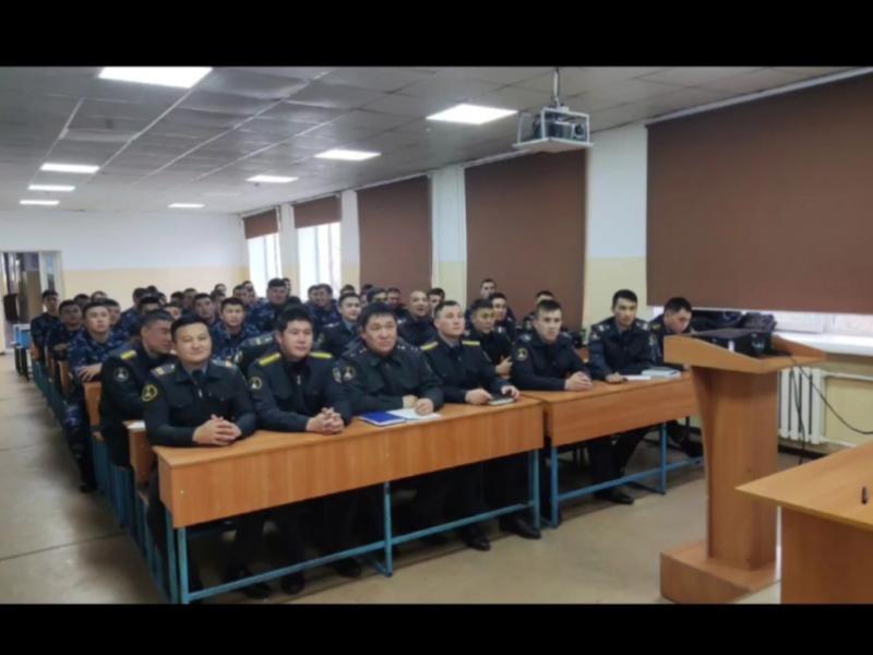 Акыйкатчы Институтунун кызматкерлери Адам укугунун сакталышы жөнүндө лекция окушту