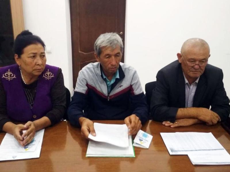 Акыйткатчы “Аман банкка” аманат акчабызды алдаттык деп келишкен жарандарды кабыл алды