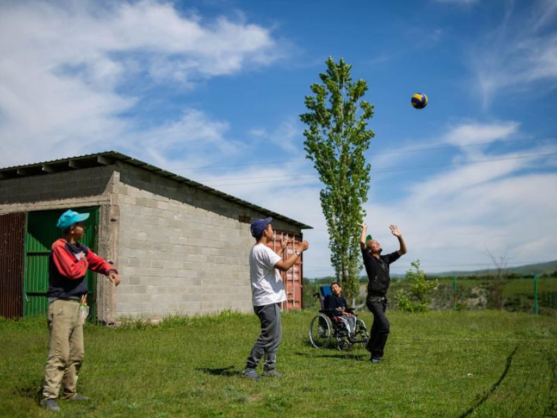 Институт Акыйкатчы окажет поддержку социальной деревне “Манас”