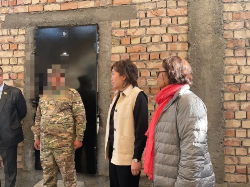 Жамиля Жаманбаева Караколдогу тергөө абагына барды 