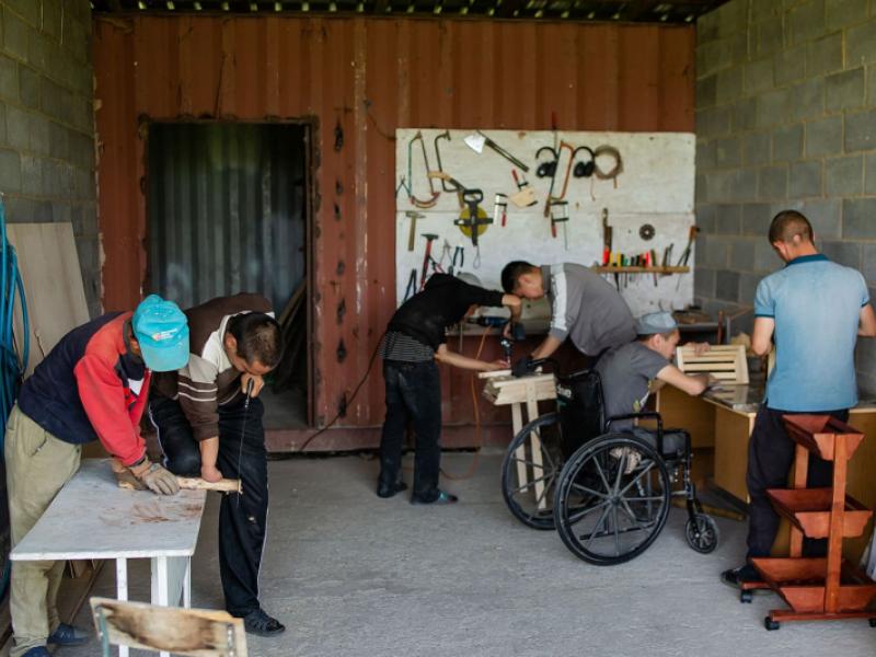 Институт Акыйкатчы окажет поддержку социальной деревне “Манас”