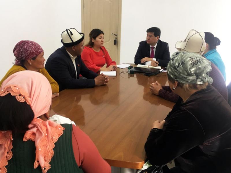 Омбудсмен Кубат Оторбаев встретился с жителями Тогуз-Торо