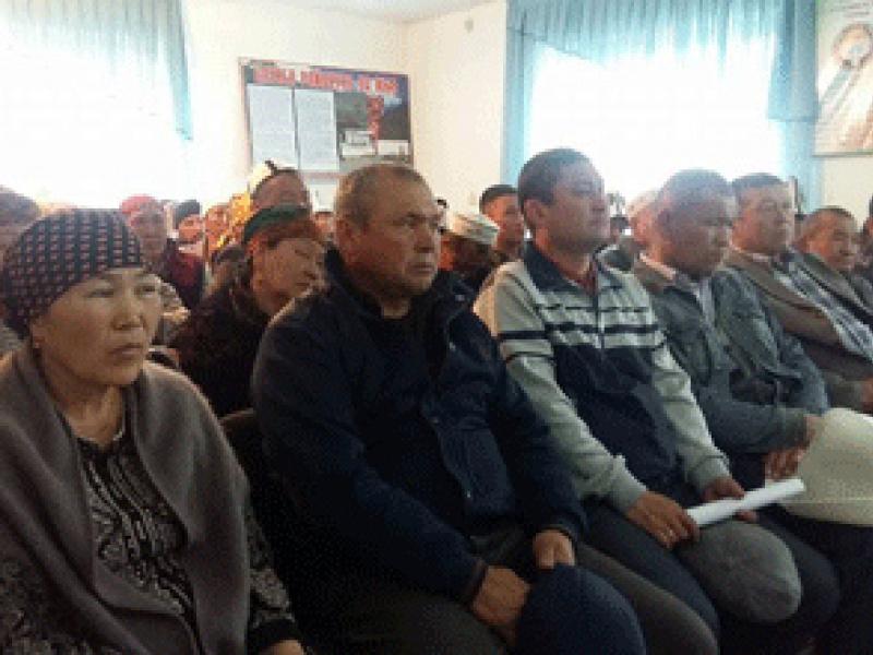 Омбудсмен Кубат Оторбаев провел встречу с населением Баткенской области