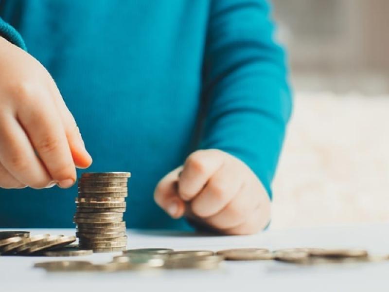 Акыйкатчынын кийлигишүүсүнөн кийин,  алименттен качкан ата 152 миң сомго жакын  карызын төлөмөй болду