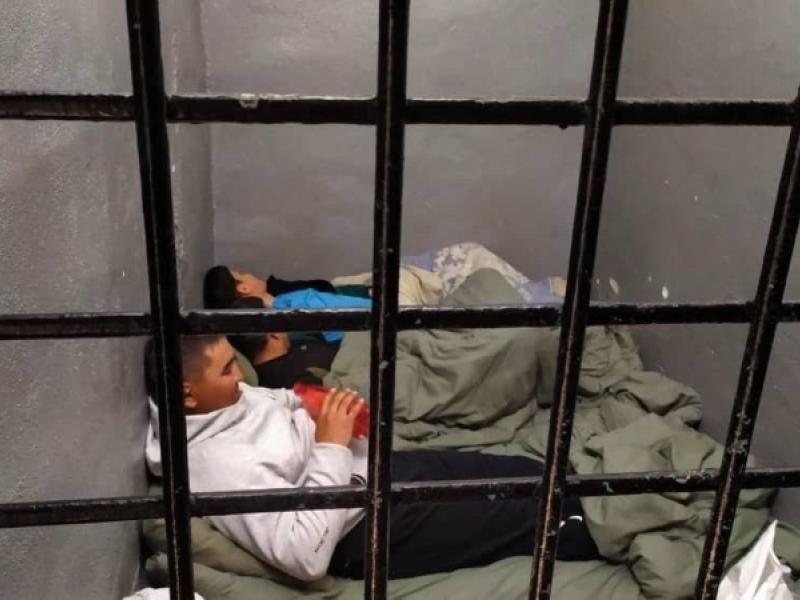 Акыйкатчы Институтунун кызматкерлери Караколдогу тергөө абагына жана Балыкчы, Чолпон-Ата шаарларындагы убактылуу кармоо жайларына барышты