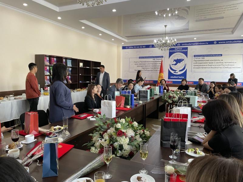 Акыйкатчы Джамиля Джаманбаева журналисттерди Маалымат жана басма сөз күнү менен куттуктайт 